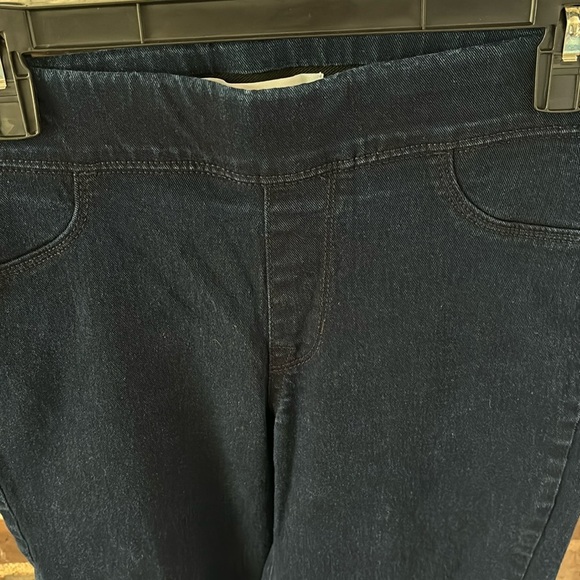 Women’s Old Navy Super Skinny Jeggings, 8 Short - Picture 2 of 6